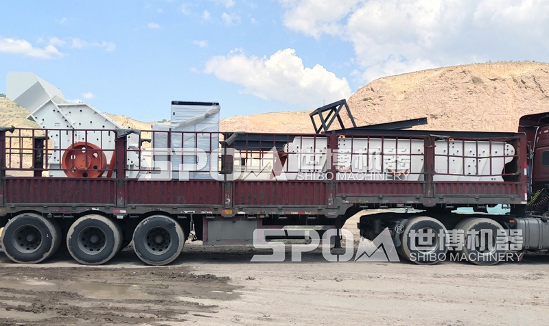 1414細碎機和振動篩卸貨現場 1414細碎機和振動篩卸貨現場