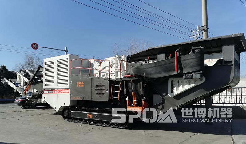 履帶破碎篩分一體機發貨現場 履帶破碎篩分一體機發貨現場