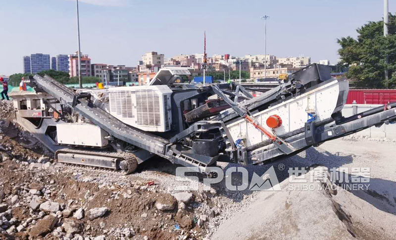 履帶式破碎站工作現場 履帶式破碎站工作現場