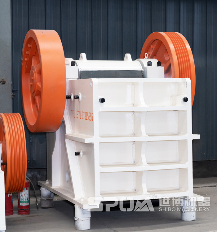 69顎破碎石機(jī)